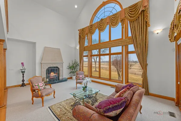 $1,200,000 | 1611 Burr Oak Drive, Libertyville, IL 60048