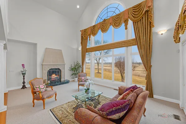 $1,200,000 | 1611 Burr Oak Drive, Libertyville, IL 60048