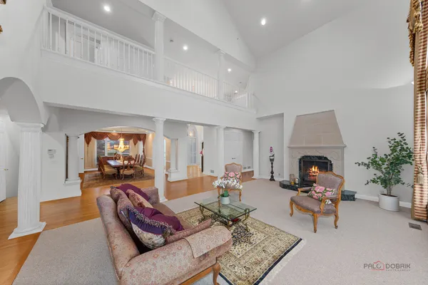 $1,200,000 | 1611 Burr Oak Drive, Libertyville, IL 60048