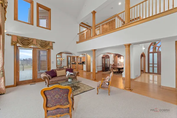 $1,200,000 | 1611 Burr Oak Drive, Libertyville, IL 60048
