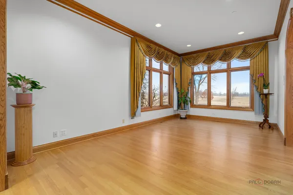 $1,200,000 | 1611 Burr Oak Drive, Libertyville, IL 60048