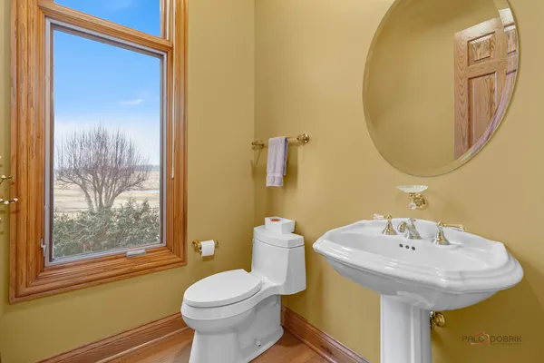 $1,200,000 | 1611 Burr Oak Drive, Libertyville, IL 60048