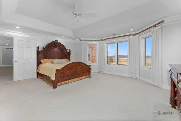 $1,200,000 | 1611 Burr Oak Drive, Libertyville, IL 60048
