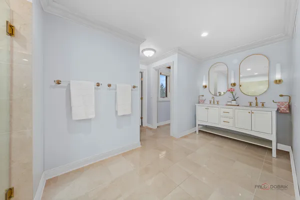 $1,200,000 | 1611 Burr Oak Drive, Libertyville, IL 60048