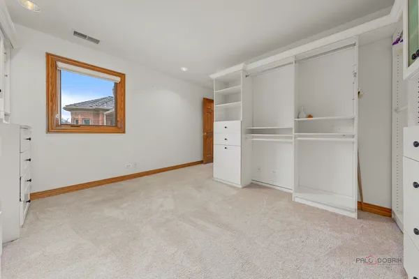 $1,200,000 | 1611 Burr Oak Drive, Libertyville, IL 60048