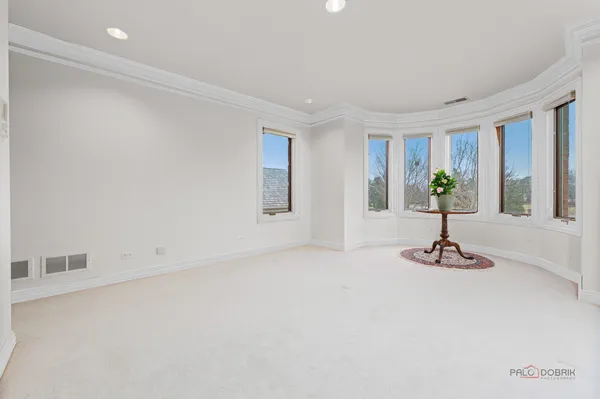 $1,200,000 | 1611 Burr Oak Drive, Libertyville, IL 60048