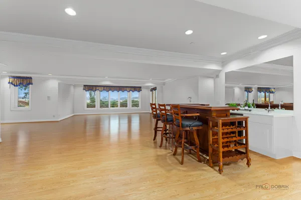 $1,200,000 | 1611 Burr Oak Drive, Libertyville, IL 60048