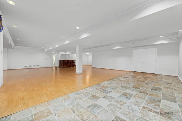 $1,200,000 | 1611 Burr Oak Drive, Libertyville, IL 60048