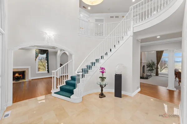 $1,200,000 | 1611 Burr Oak Drive, Libertyville, IL 60048