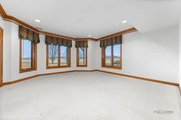 $1,200,000 | 1611 Burr Oak Drive, Libertyville, IL 60048