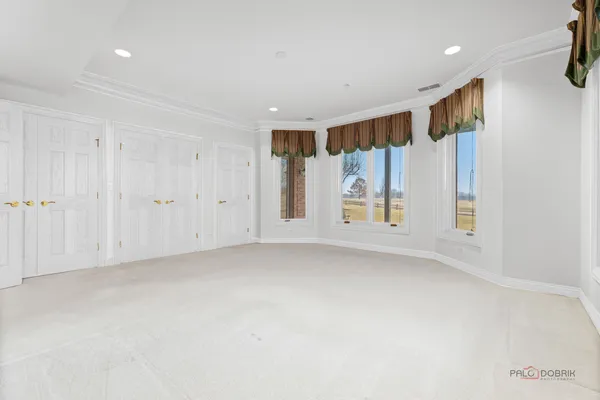 $1,200,000 | 1611 Burr Oak Drive, Libertyville, IL 60048