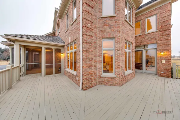 $1,200,000 | 1611 Burr Oak Drive, Libertyville, IL 60048