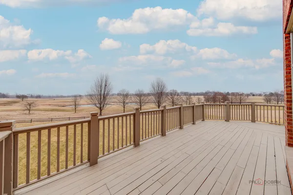 $1,200,000 | 1611 Burr Oak Drive, Libertyville, IL 60048