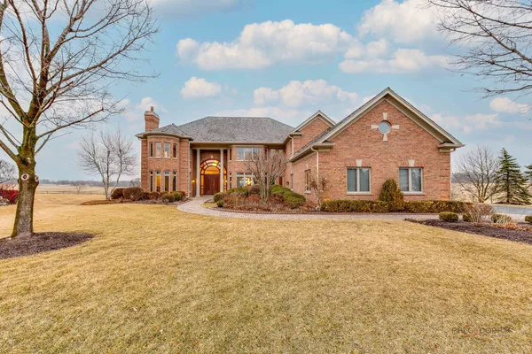 $1,200,000 | 1611 Burr Oak Drive, Libertyville, IL 60048
