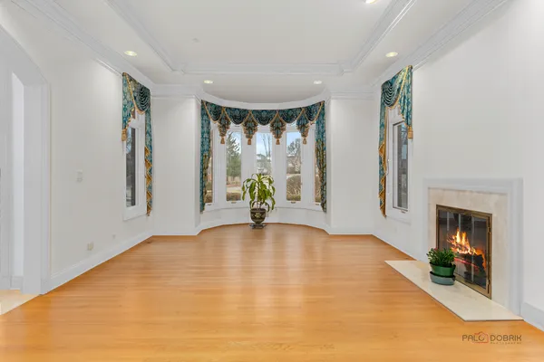 $1,200,000 | 1611 Burr Oak Drive, Libertyville, IL 60048