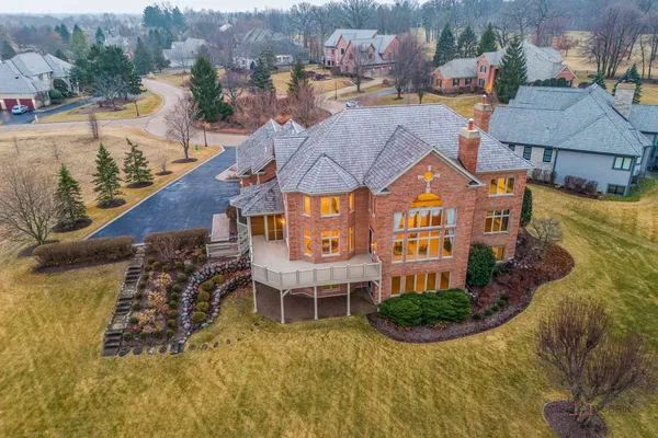$1,200,000 | 1611 Burr Oak Drive, Libertyville, IL 60048