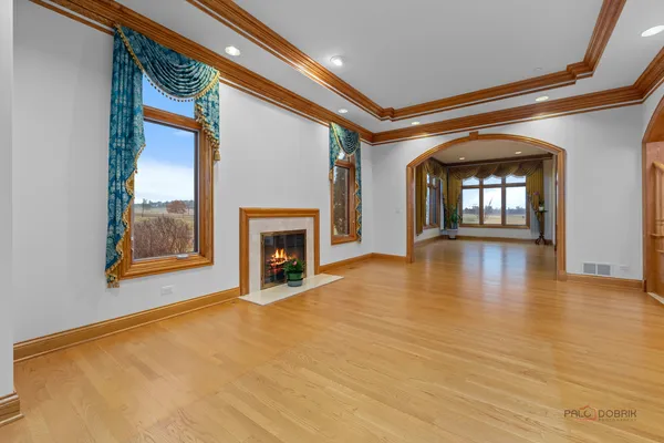 $1,200,000 | 1611 Burr Oak Drive, Libertyville, IL 60048