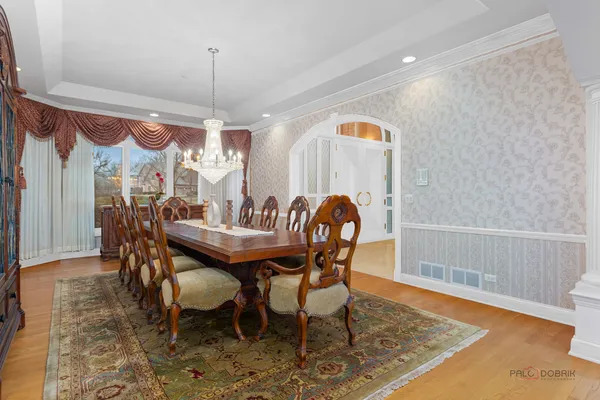 $1,200,000 | 1611 Burr Oak Drive, Libertyville, IL 60048