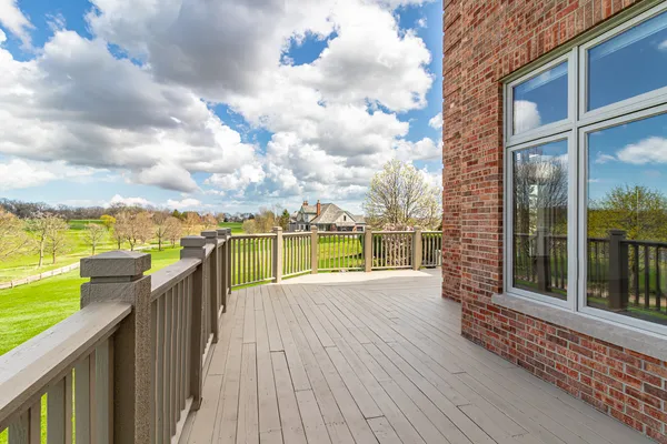 $1,200,000 | 1611 Burr Oak Drive, Libertyville, IL 60048