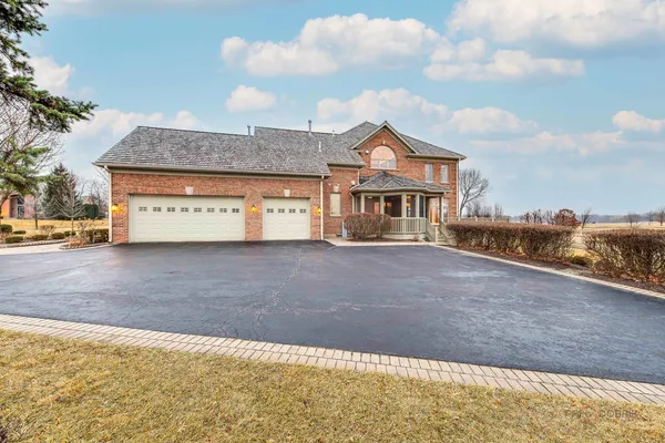 $1,200,000 | 1611 Burr Oak Drive, Libertyville, IL 60048