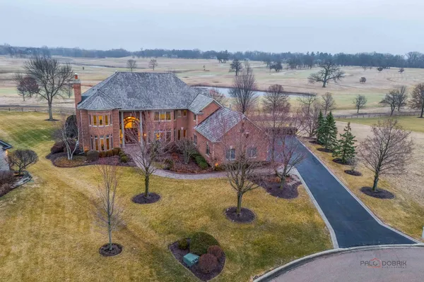 $1,200,000 | 1611 Burr Oak Drive, Libertyville, IL 60048