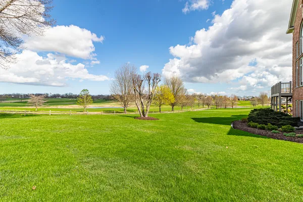 $1,200,000 | 1611 Burr Oak Drive, Libertyville, IL 60048