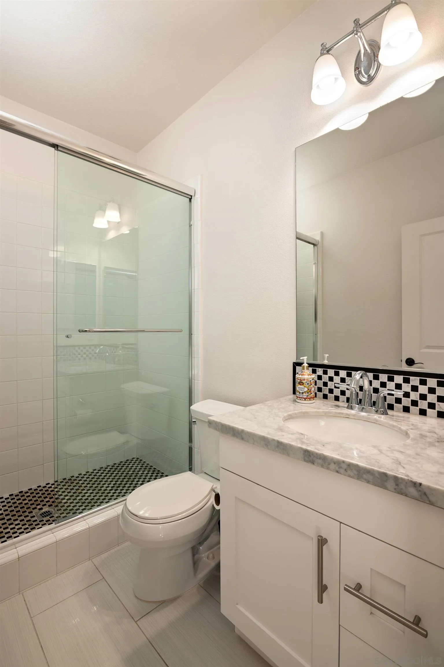 809 Sandy Court Encinitas, CA 92024 - Photo 27 of 34 Gallery Image 27
