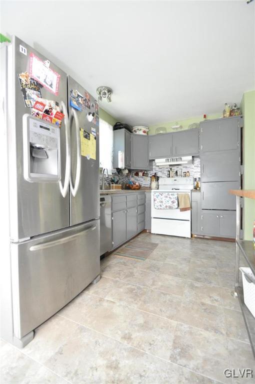 37 Ridge Avenue Telford, PA 18969 - Photo 6 of 18 a kitchen with refrigerator and cabinets