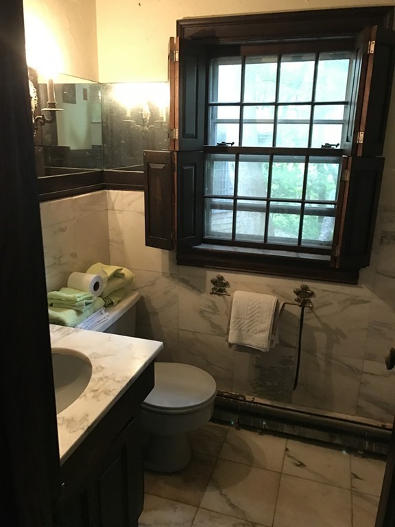 111 Beacon Street Marblehead, MA 01945 - Photo 8 of 13 Gallery Image 8