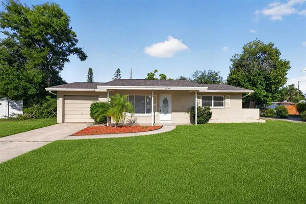 $2,400 | 11234 68th Avenue, Seminole, FL 33772