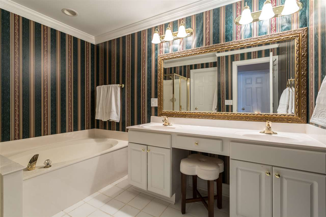 9119 Carrington Ridge Drive Raleigh, NC 27615 - Photo 24 of 29 Master Bathroom