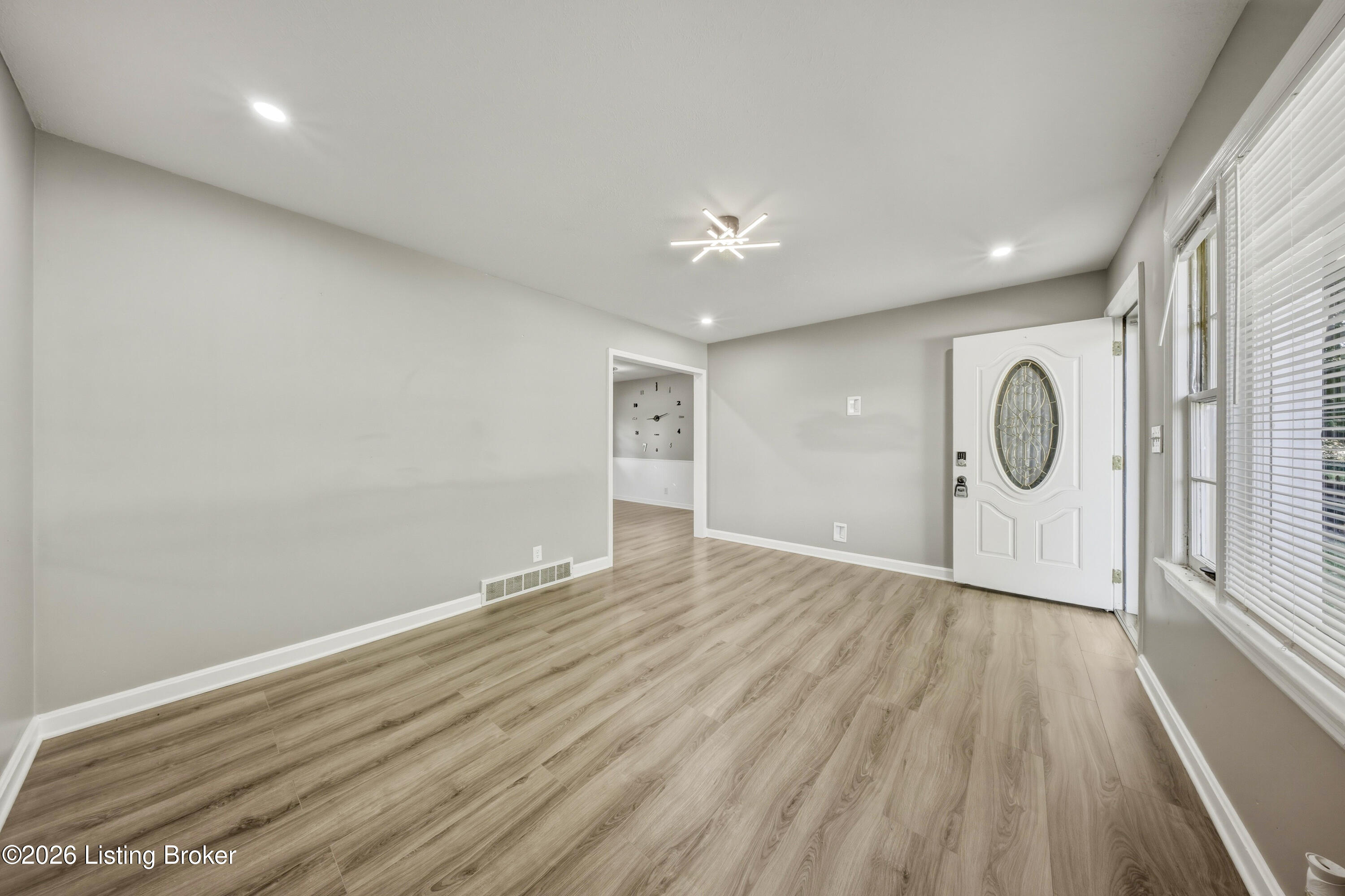 10501 Blue Lick Road Louisville, KY 40229 - Photo 8 of 36 10__r7a6592