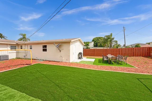 $4,425 | 337 Southwest 8th Avenue, Delray Beach, FL 33444