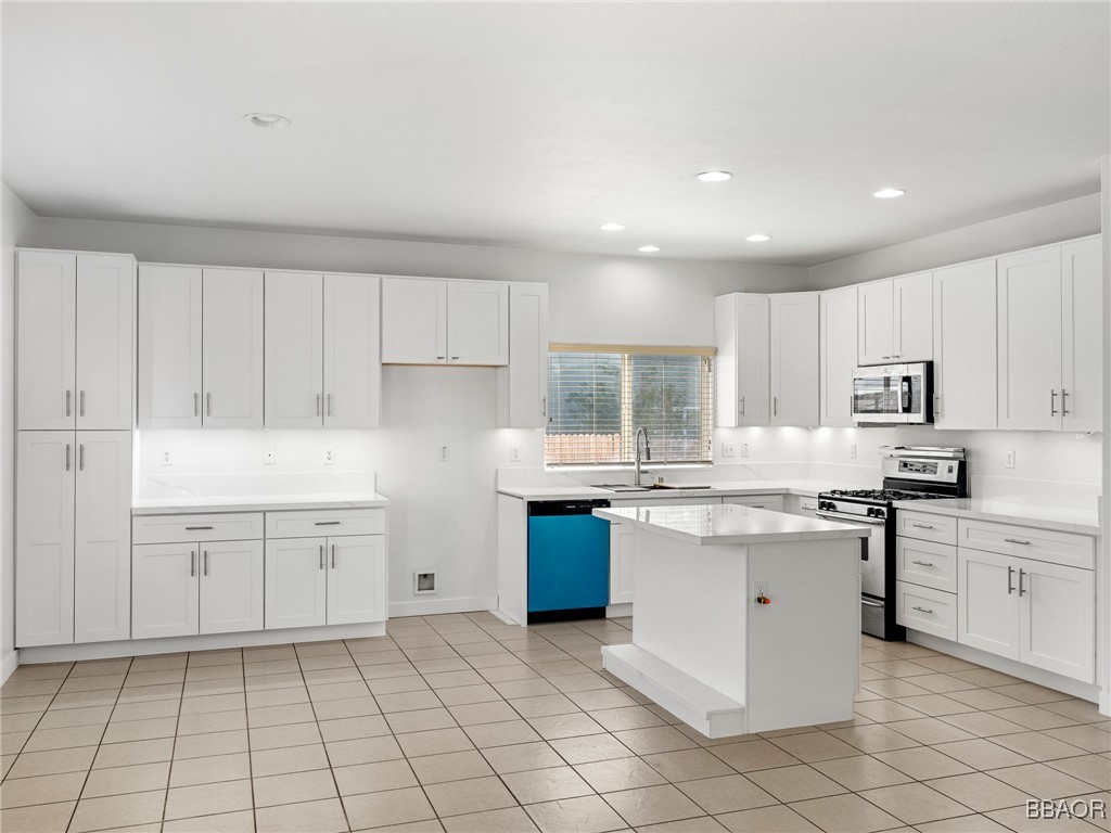 14580 Phoenix Street Victorville, CA 92394 - Photo 5 of 25