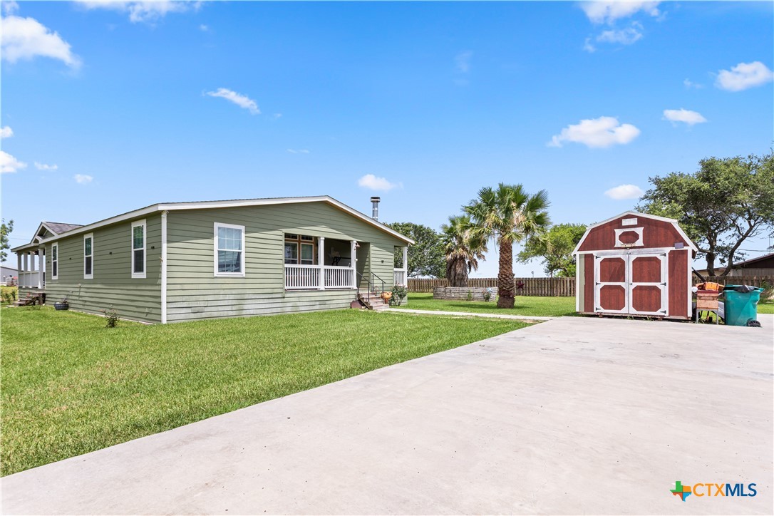 1845 Royal Road Port Lavaca, TX 77979 - Photo 4 of 30
