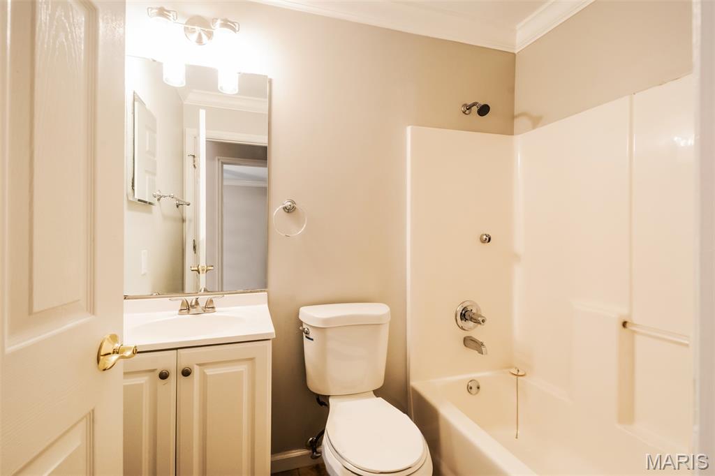 2345 Hunters Crest Drive Ballwin, MO 63011 - Photo 13 of 17