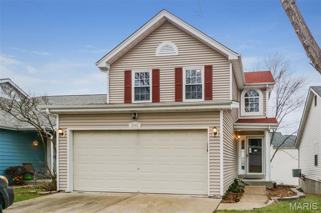 2345 Hunters Crest Drive Ballwin, MO 63011 - Photo 2 of 17