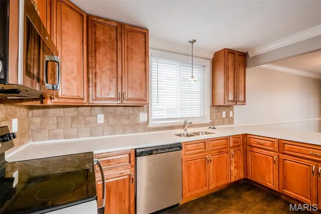 $2,435 | 2345 Hunters Crest Drive, Ballwin, MO 63011