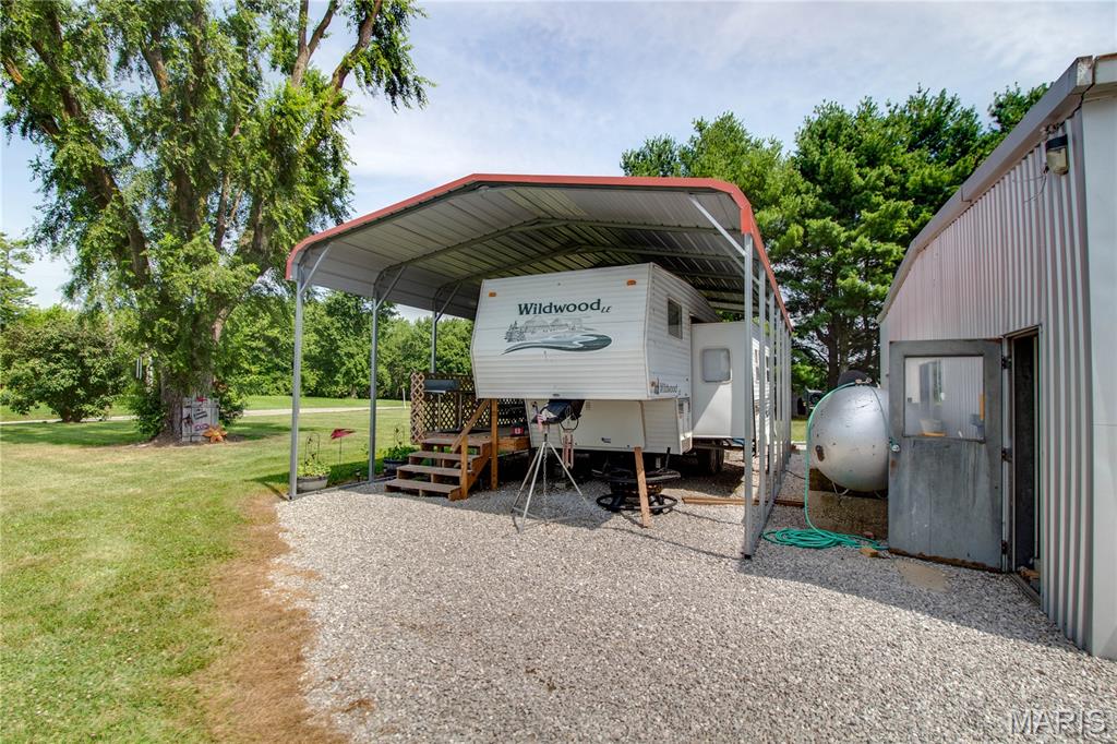 32312 Pleasant Hill Road Girard, IL 62640 - Photo 11 of 40