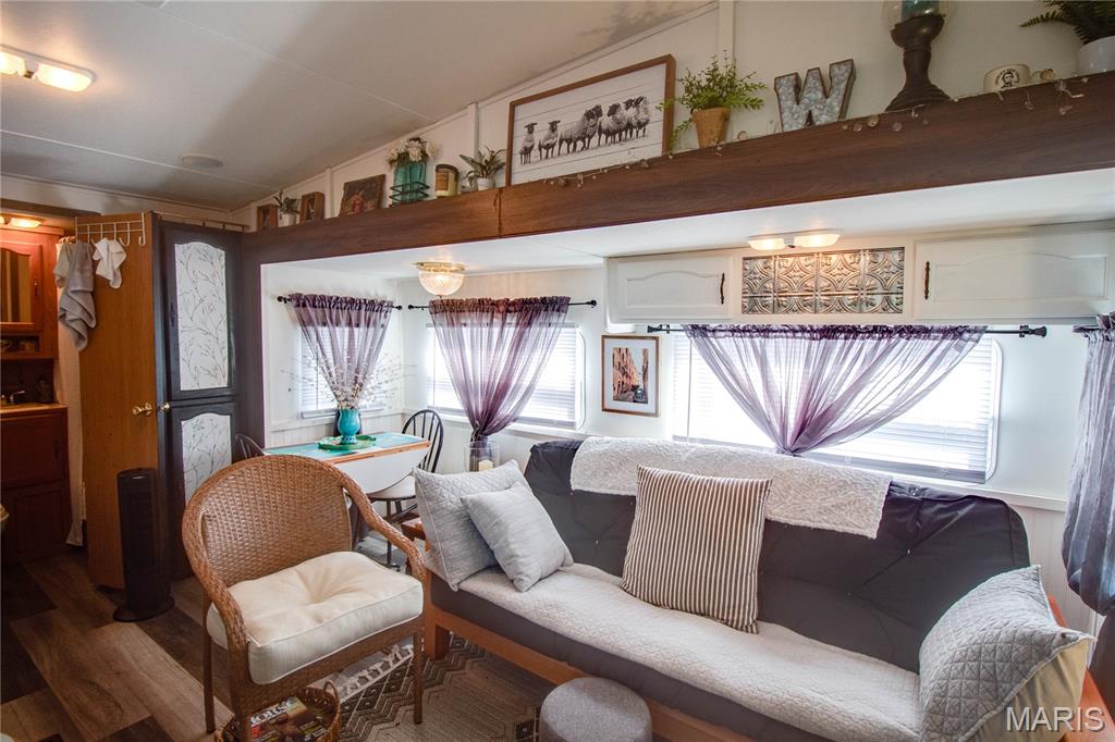 32312 Pleasant Hill Road Girard, IL 62640 - Photo 16 of 40