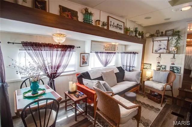 $148,000 | 32312 Pleasant Hill Road, Girard, IL 62640