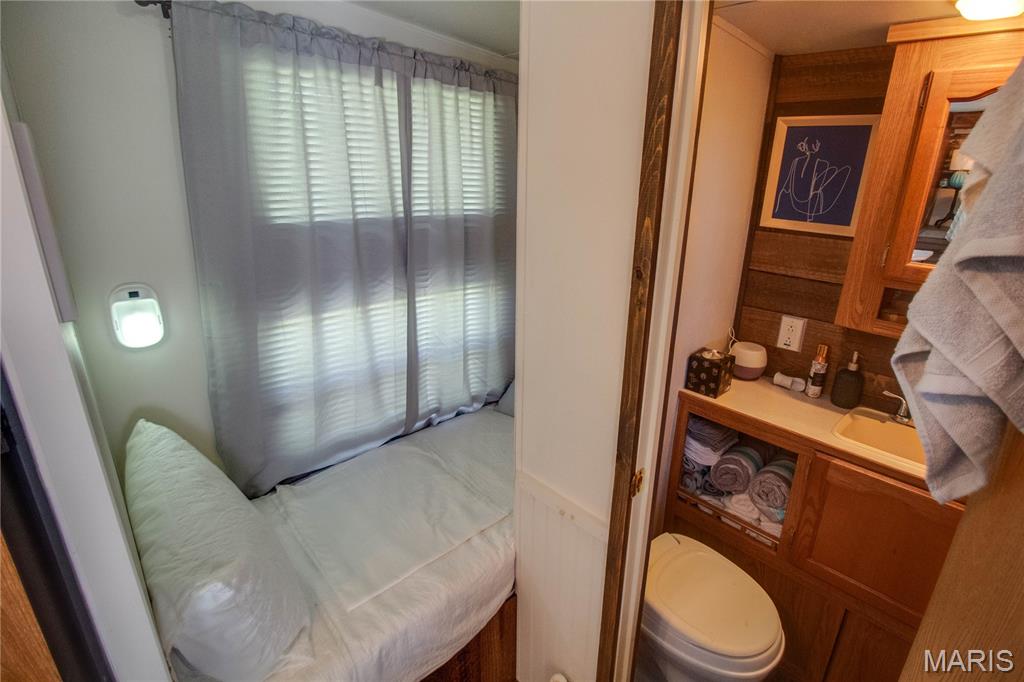 32312 Pleasant Hill Road Girard, IL 62640 - Photo 19 of 40