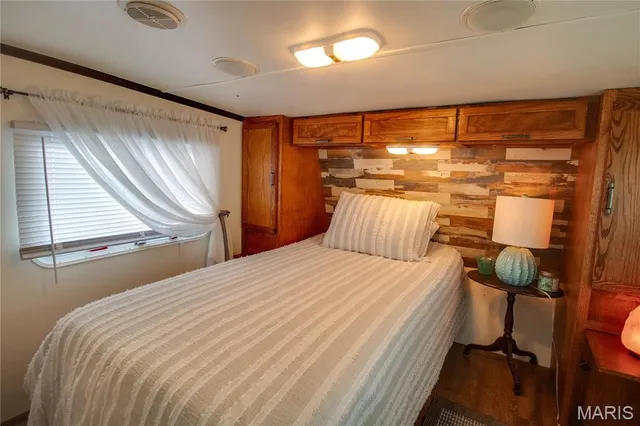 $148,000 | 32312 Pleasant Hill Road, Girard, IL 62640