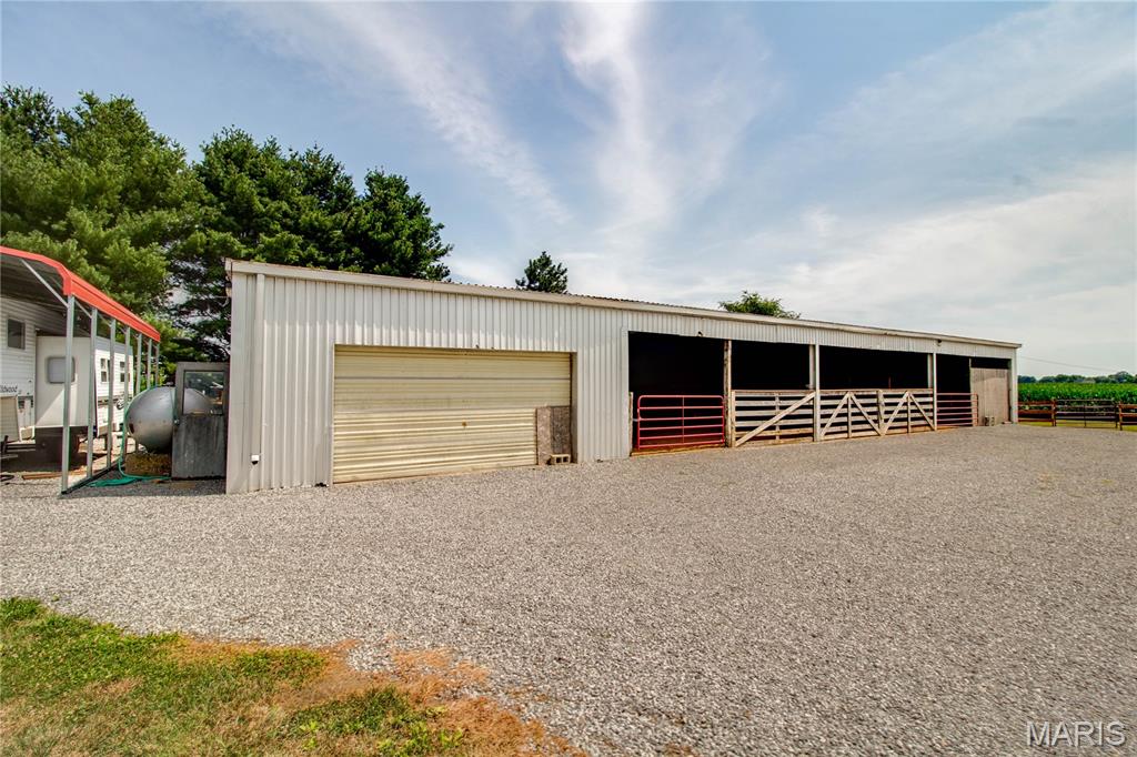 32312 Pleasant Hill Road Girard, IL 62640 - Photo 24 of 40