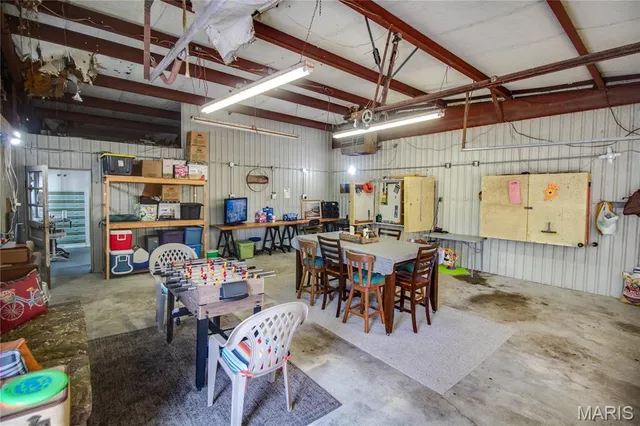 $148,000 | 32312 Pleasant Hill Road, Girard, IL 62640