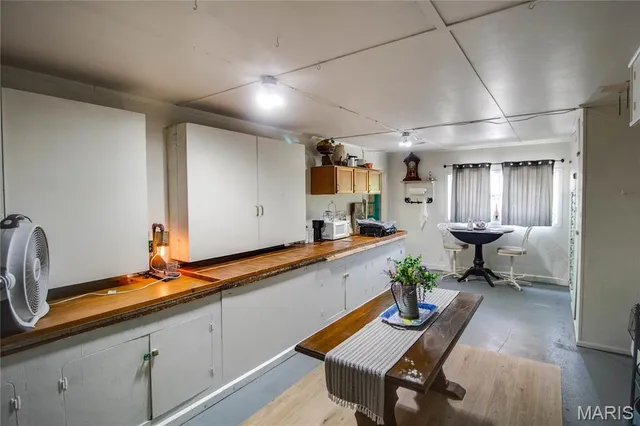 $148,000 | 32312 Pleasant Hill Road, Girard, IL 62640