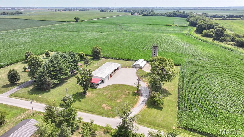 32312 Pleasant Hill Road Girard, IL 62640 - Photo 3 of 40