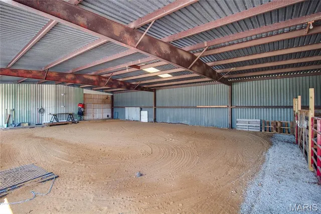 $148,000 | 32312 Pleasant Hill Road, Girard, IL 62640