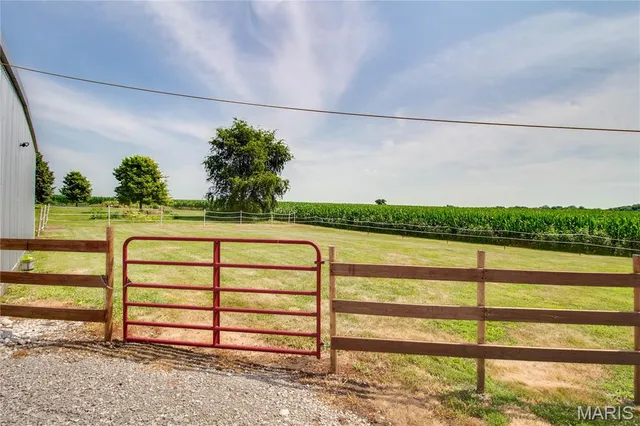 $148,000 | 32312 Pleasant Hill Road, Girard, IL 62640