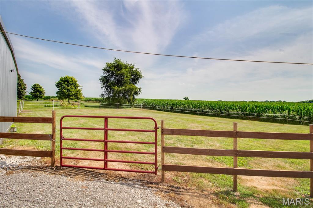 32312 Pleasant Hill Road Girard, IL 62640 - Photo 38 of 40